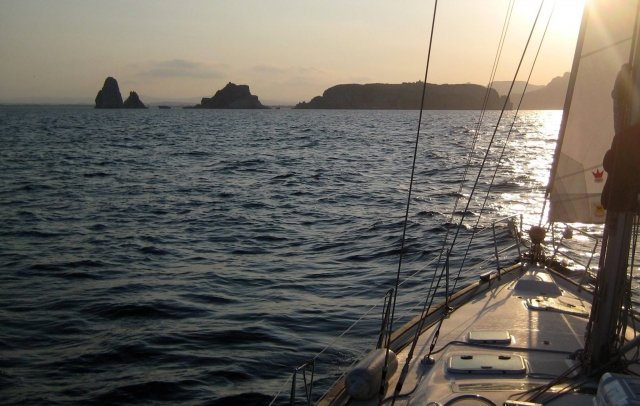 Atardecer en velero en la Costa Brava